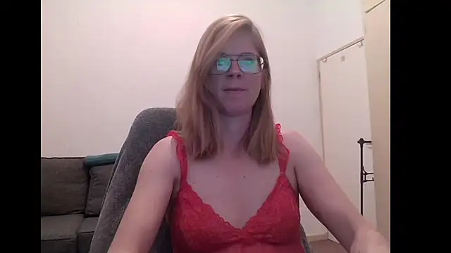 Snapshot of SavannaGirly chatting on September 16, 2025, 6:47 am SavannaGirly online show from September 16, 2025, 6:47 am