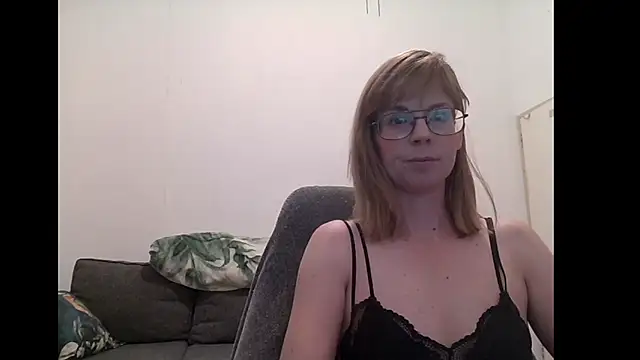 Snapshot of SavannaGirly chatting on October 8, 2025, 7:10 am SavannaGirly online show from October 8, 2025, 7:10 am