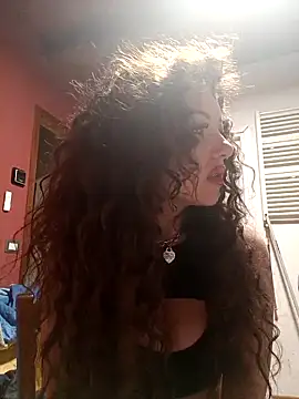 CurlyElisa online show from April 12, 2026, 9:40 pm