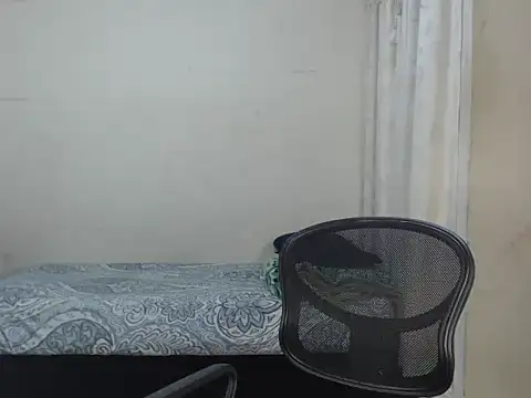 Snapshot of emiliano_hottt chatting on January 26, 2025, 6:59 am emiliano hottt online show from January 26, 2025, 6:59 am