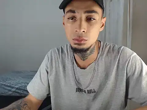 Snapshot of emiliano_hottt chatting on January 26, 2025, 7:20 pm emiliano hottt online show from January 26, 2025, 7:20 pm