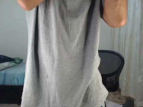 Snapshot of emiliano_hottt chatting on October 3, 2025, 10:11 pm emiliano hottt online show from October 3, 2025, 10:11 pm