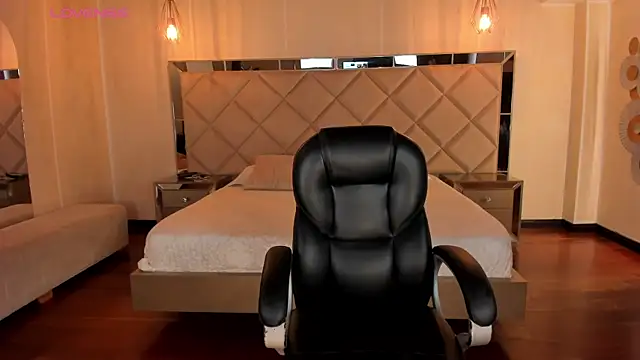 MaryLewis  online show from April 10, 2026, 12:01 pm