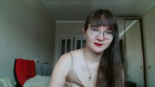 KiraGoldens online show from March 30, 2026, 6:04 am