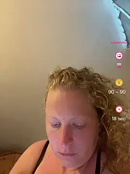 Girlnina-1995 online show from June 1, 2026, 6:40 pm