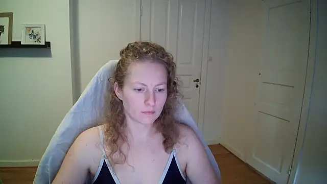 Snapshot of Girlnina-1995 chatting on October 29, 2025, 10:58 am Girlnina-1995 online show from October 29, 2025, 10:58 am