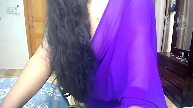 lady maeda  online show from September 12, 2025, 6:51 pm