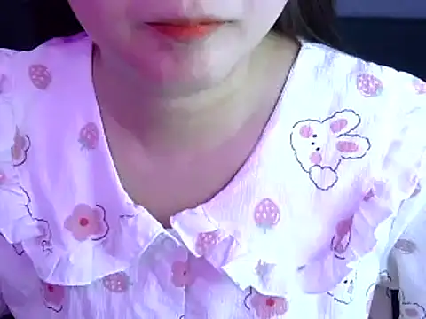 Snapshot of Bee_2k chatting on November 11, 2025, 4:40 am Bee 2k online show from November 11, 2025, 4:40 am