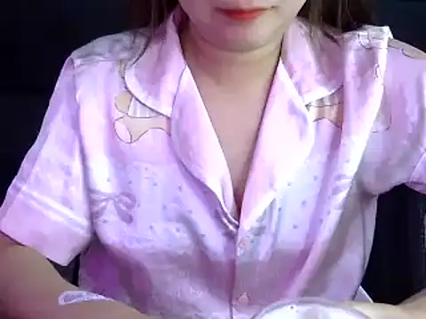 Snapshot of Bee_2k chatting on November 2, 2025, 4:28 am Bee 2k online show from November 2, 2025, 4:28 am