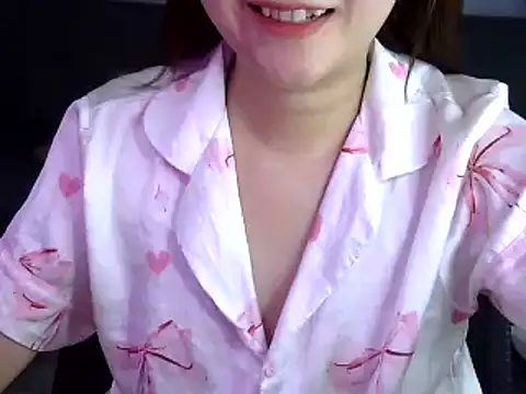 Snapshot of Bee_2k chatting on December 1, 2025, 4:46 am Bee 2k online show from December 1, 2025, 4:46 am