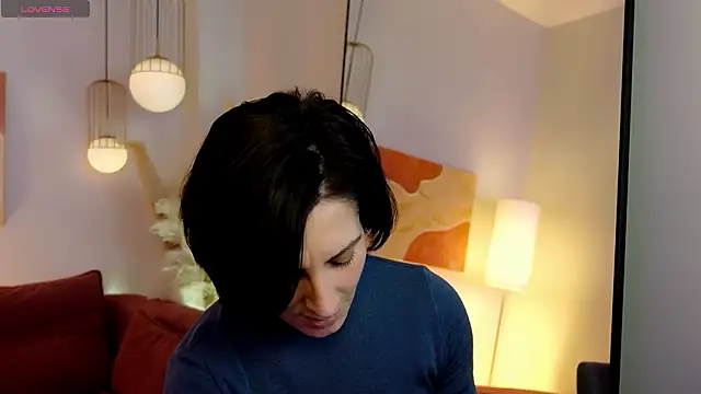 LorenDaze online show from February 16, 2026, 1:43 pm