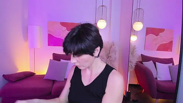 LorenDaze online show from October 24, 2025, 2:27 pm