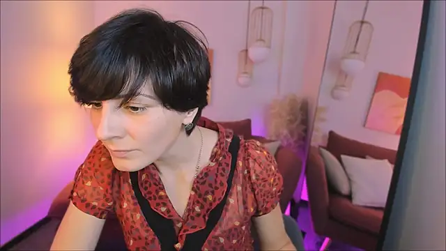 LorenDaze online show from November 11, 2025, 2:34 pm