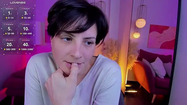 LorenDaze online show from October 31, 2025, 2:35 pm