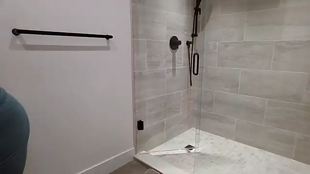 XXlolaXX online show from November 5, 2025, 8:01 pm