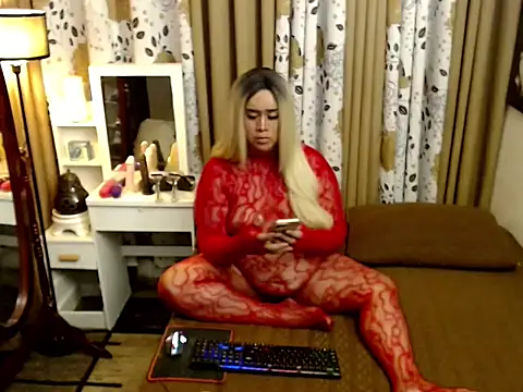 Snapshot of lovelygirlxxx chatting on June 5, 2026, 5:18 pm lovelygirlxxx online show from June 5, 2026, 5:18 pm