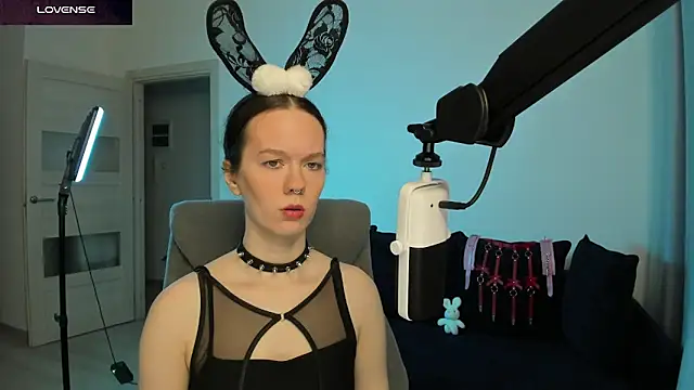 Snapshot of DivineBite chatting on February 28, 2026, 3:00 pm DivineBite online show from February 28, 2026, 3:00 pm