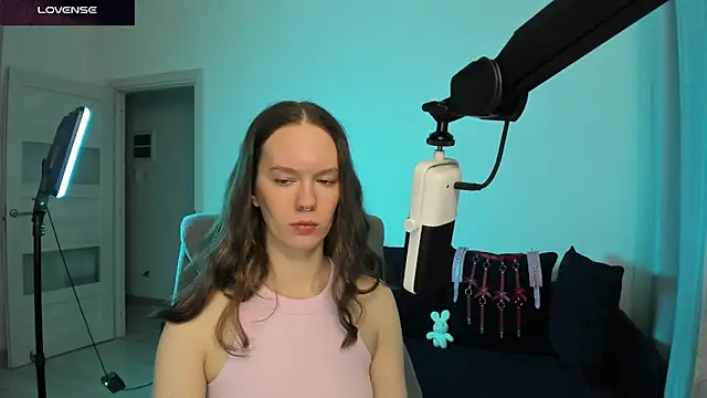 Snapshot of DivineBite chatting on March 1, 2026, 2:17 pm DivineBite online show from March 1, 2026, 2:17 pm