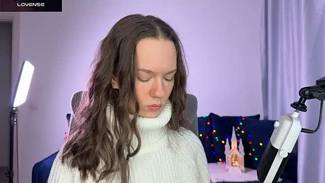 Snapshot of DivineBite chatting on January 9, 2026, 2:13 pm DivineBite online show from January 9, 2026, 2:13 pm