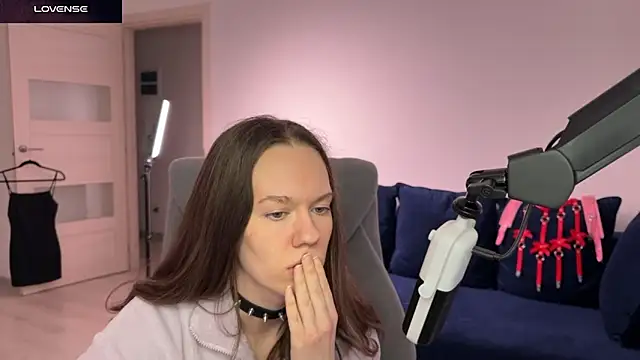 Snapshot of DivineBite chatting on January 31, 2026, 7:12 pm DivineBite online show from January 31, 2026, 7:12 pm