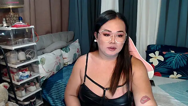 Snapshot of MagnificatMistress chatting on January 20, 2025, 5:37 pm MagnificatMistress online show from January 20, 2025, 5:37 pm