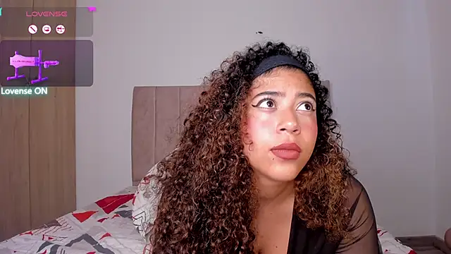 Snapshot of LilyBrunette chatting on December 4, 2025, 7:57 pm LilyBrunette online show from December 4, 2025, 7:57 pm