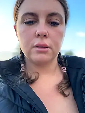 Snapshot of Samantha_official chatting on November 18, 2025, 8:17 am Samantha official online show from November 18, 2025, 8:17 am