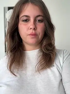 Snapshot of Samantha_official chatting on November 27, 2025, 8:48 am Samantha official online show from November 27, 2025, 8:48 am