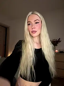 Snapshot of xDinnax chatting on November 15, 2025, 5:50 pm xDinnax online show from November 15, 2025, 5:50 pm