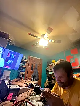 Snapshot of charactrzero chatting on January 8, 2026, 11:00 pm charactrzero online show from January 8, 2026, 11:00 pm