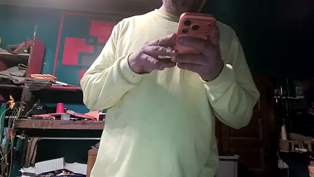 Snapshot of charactrzero chatting on February 7, 2026, 10:40 pm charactrzero online show from February 7, 2026, 10:40 pm