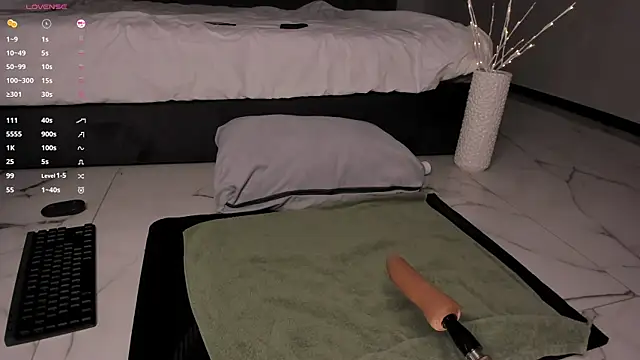 Snapshot of Devil_Minds chatting on November 26, 2025, 7:58 pm Devil Minds online show from November 26, 2025, 7:58 pm