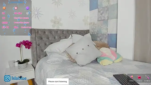 Snapshot of Kianna__ chatting on February 2, 2026, 6:12 am Kianna online show from February 2, 2026, 6:12 am