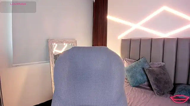 Veronicalanx1 online show from April 1, 2026, 11:33 am