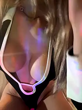 Snapshot of ladamoon chatting on September 21, 2025, 12:38 am ladamoon online show from September 21, 2025, 12:38 am