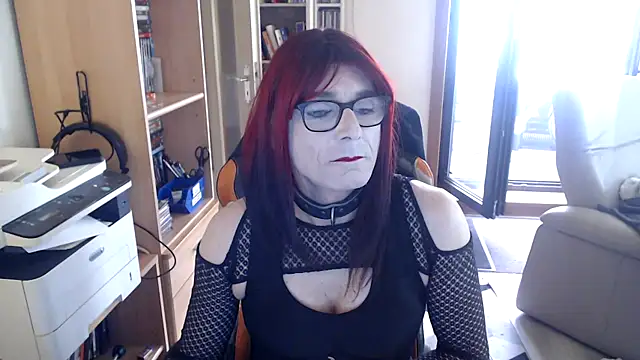  Davine  online show from April 19, 2026, 1:01 pm