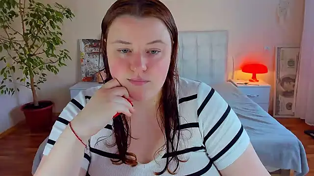 PolinaSalvatore online show from May 20, 2026, 2:36 pm