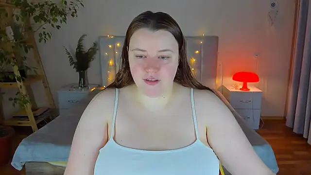 PolinaSalvatore online show from November 12, 2025, 2:43 pm