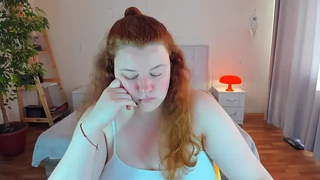 PolinaSalvatore online show from September 23, 2025, 8:10 am