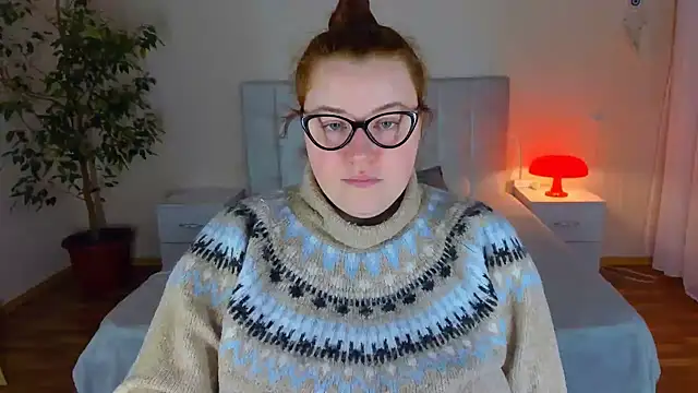 Snapshot of PolinaSalvatore chatting on December 16, 2025, 1:15 pm PolinaSalvatore online show from December 16, 2025, 1:15 pm