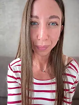 EvaCatt online show from April 14, 2026, 3:55 am