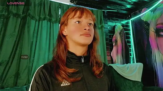 Summer XO online show from April 16, 2026, 8:31 pm