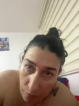 andreaisis2 online show from May 18, 2026, 6:51 am