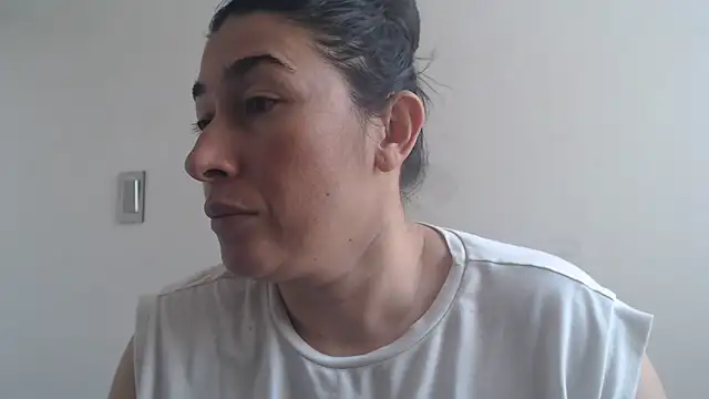 andreaisis2 online show from May 24, 2026, 6:52 pm