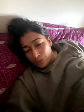 andreaisis2 online show from November 27, 2025, 1:11 pm