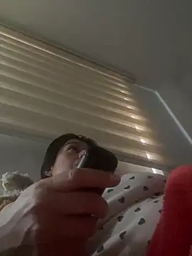 andreaisis2 online show from February 5, 2025, 6:26 pm