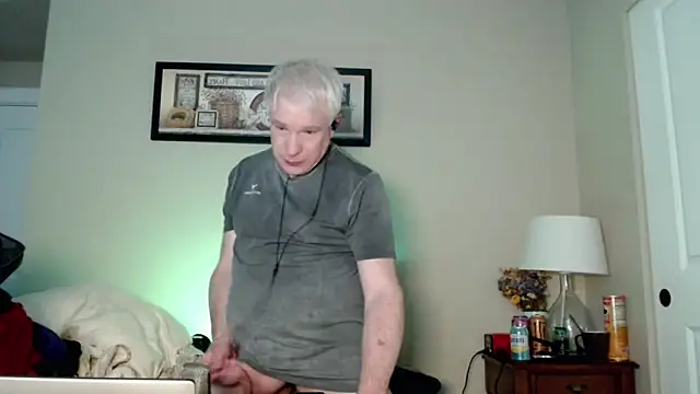 Snapshot of Snarfle82 chatting on December 13, 2025, 8:04 pm Snarfle82 online show from December 13, 2025, 8:04 pm