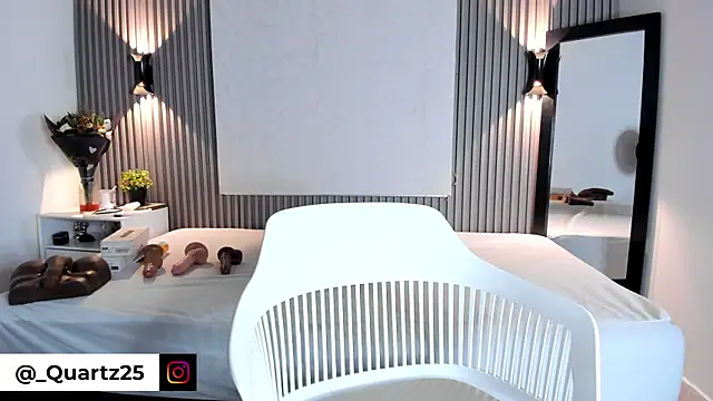 Snapshot of Zafiiraa chatting on October 31, 2025, 12:13 pm Zafiiraa online show from October 31, 2025, 12:13 pm