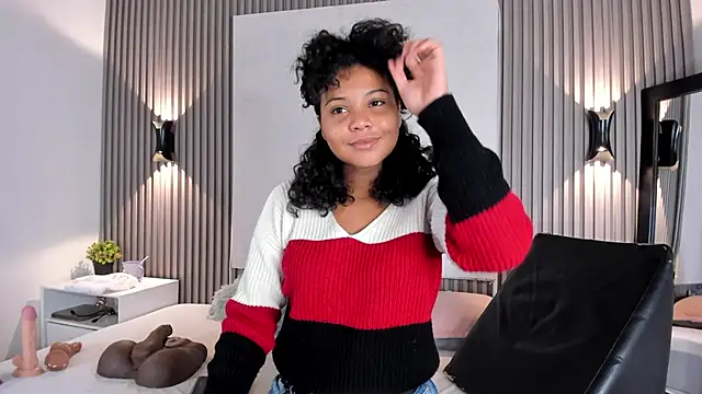 Snapshot of Zafiiraa chatting on January 12, 2026, 12:34 pm Zafiiraa online show from January 12, 2026, 12:34 pm