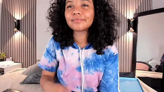 Snapshot of Zafiiraa chatting on January 15, 2026, 9:01 am Zafiiraa online show from January 15, 2026, 9:01 am